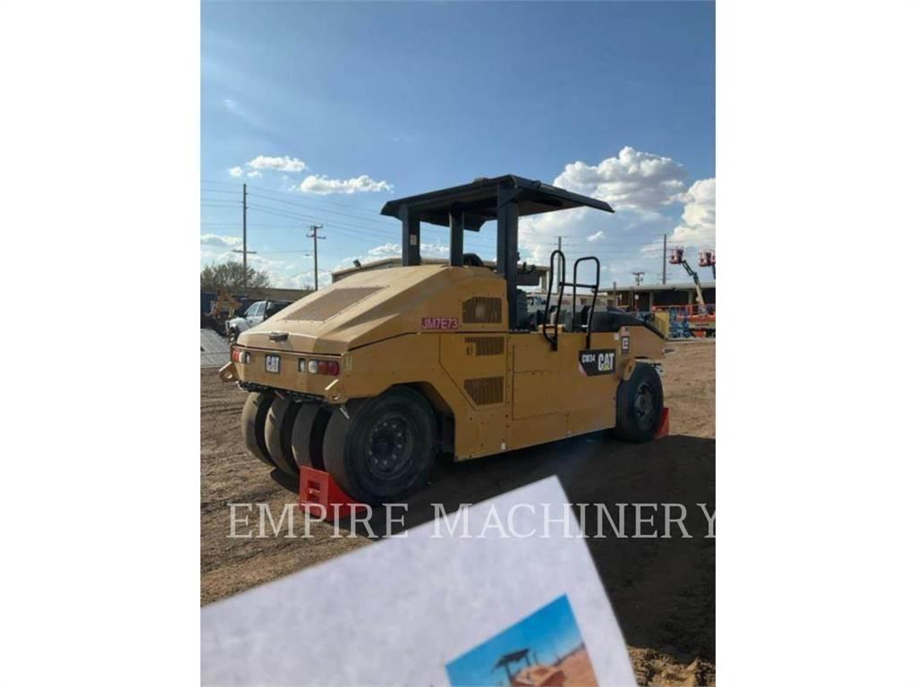 CAT CW34 胶轮压路机