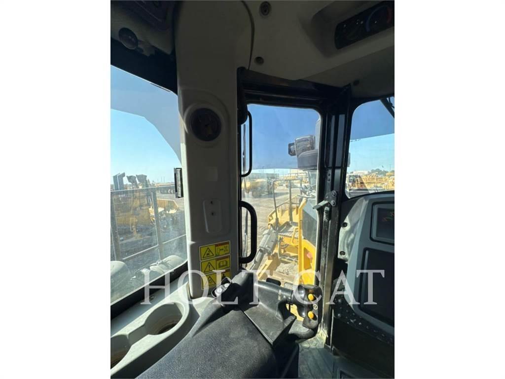 CAT D10T 履带式推土机