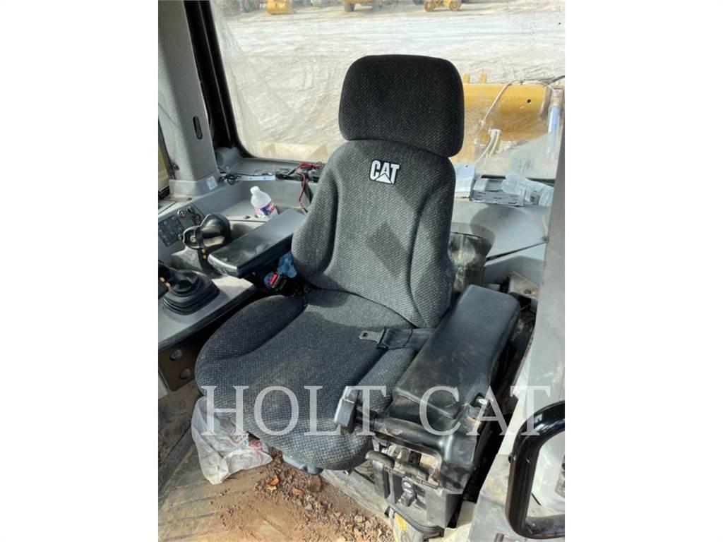 CAT D10T 履带式推土机