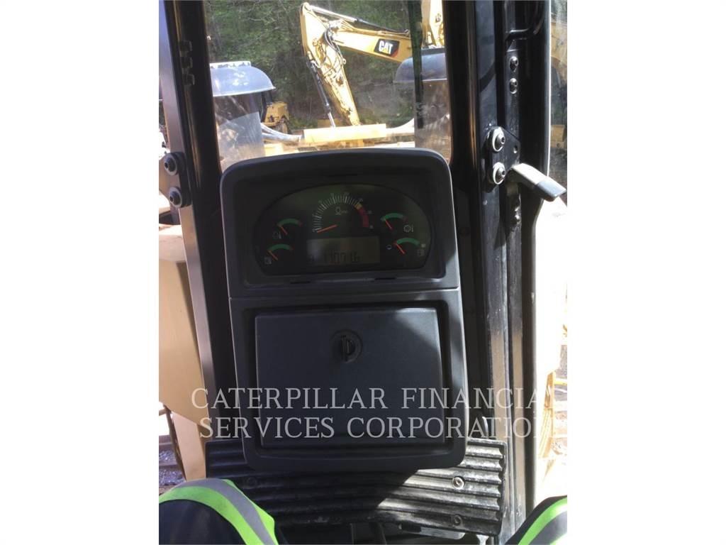 CAT D10T 履带式推土机