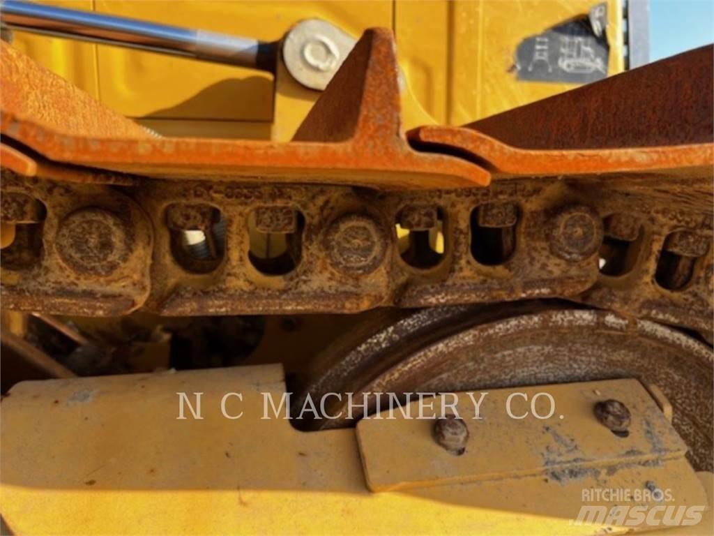 CAT D2 XLCN 履带式推土机