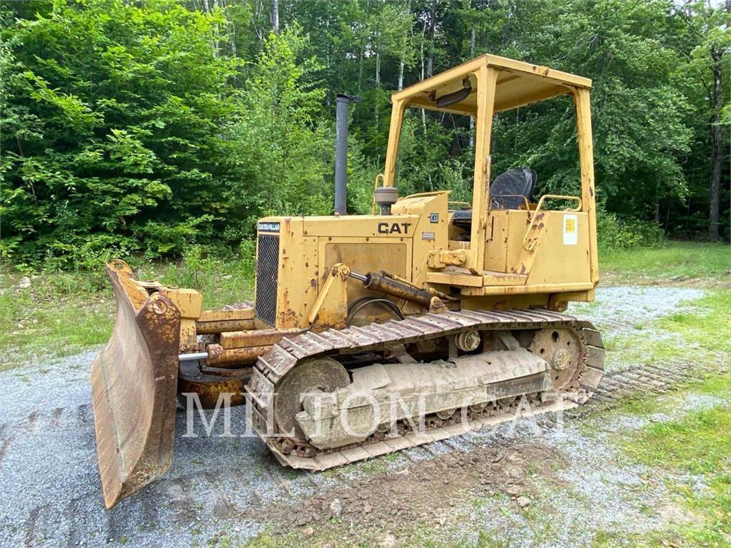 CAT D3B 履带式推土机
