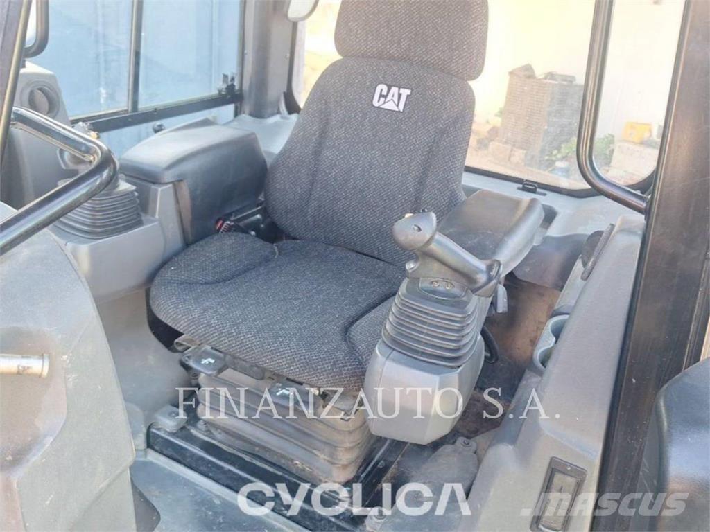 CAT D4K2 履带式推土机