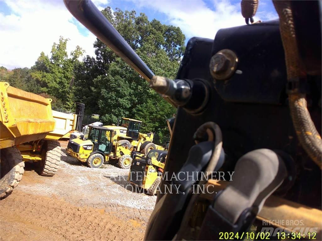 CAT D5 履带式推土机