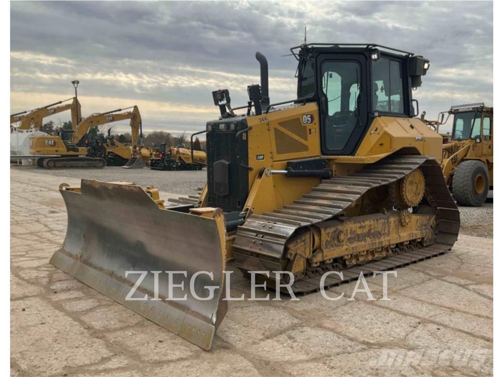 CAT D5 履带式推土机