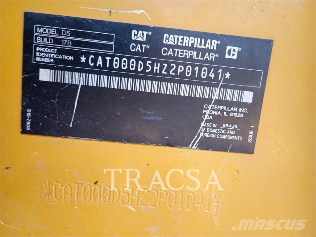 CAT D5 长途公共汽车