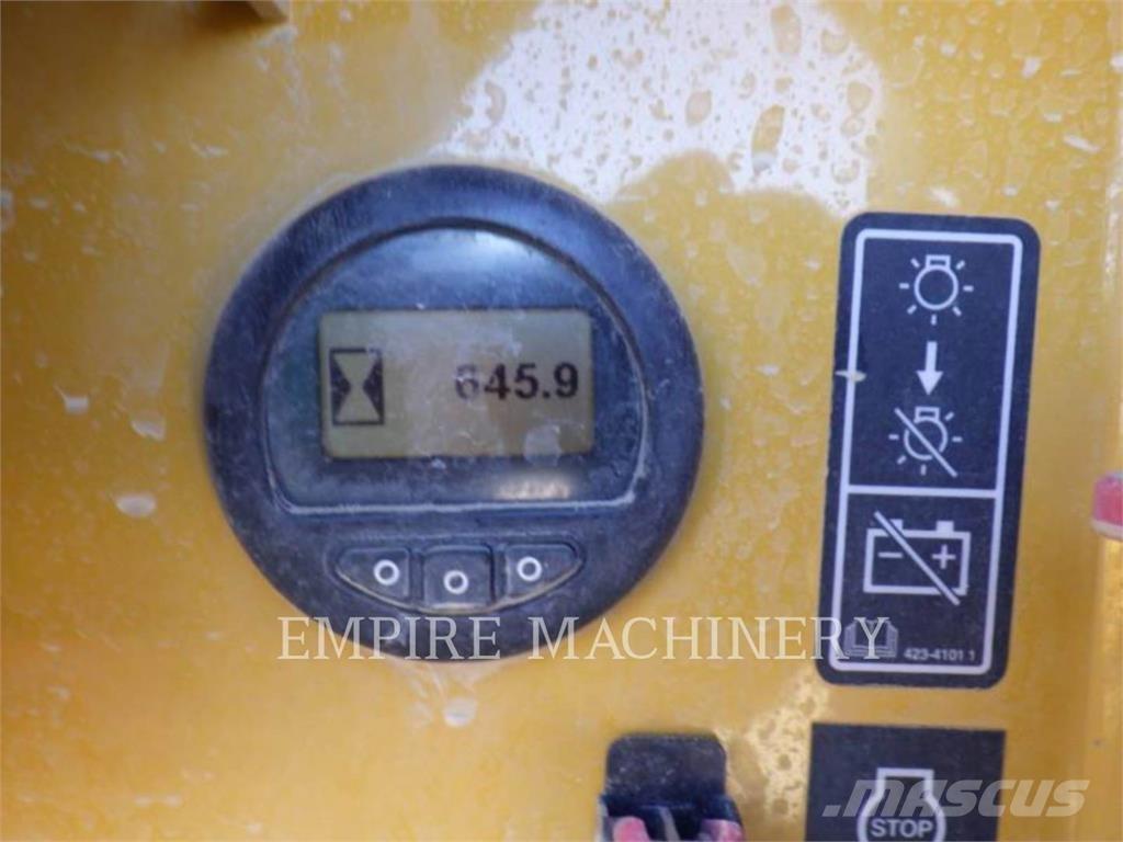 CAT D5-17VP T1 履带式推土机