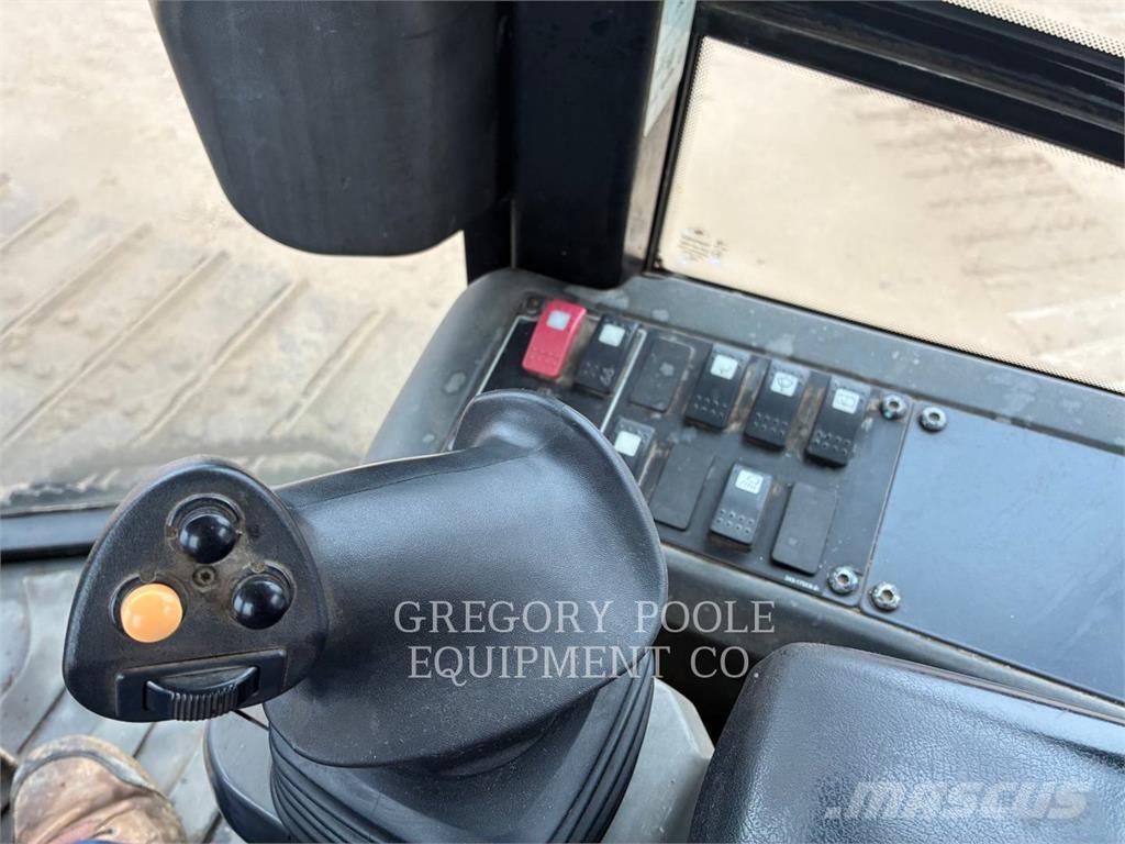 CAT D5K2LGP 履带式推土机