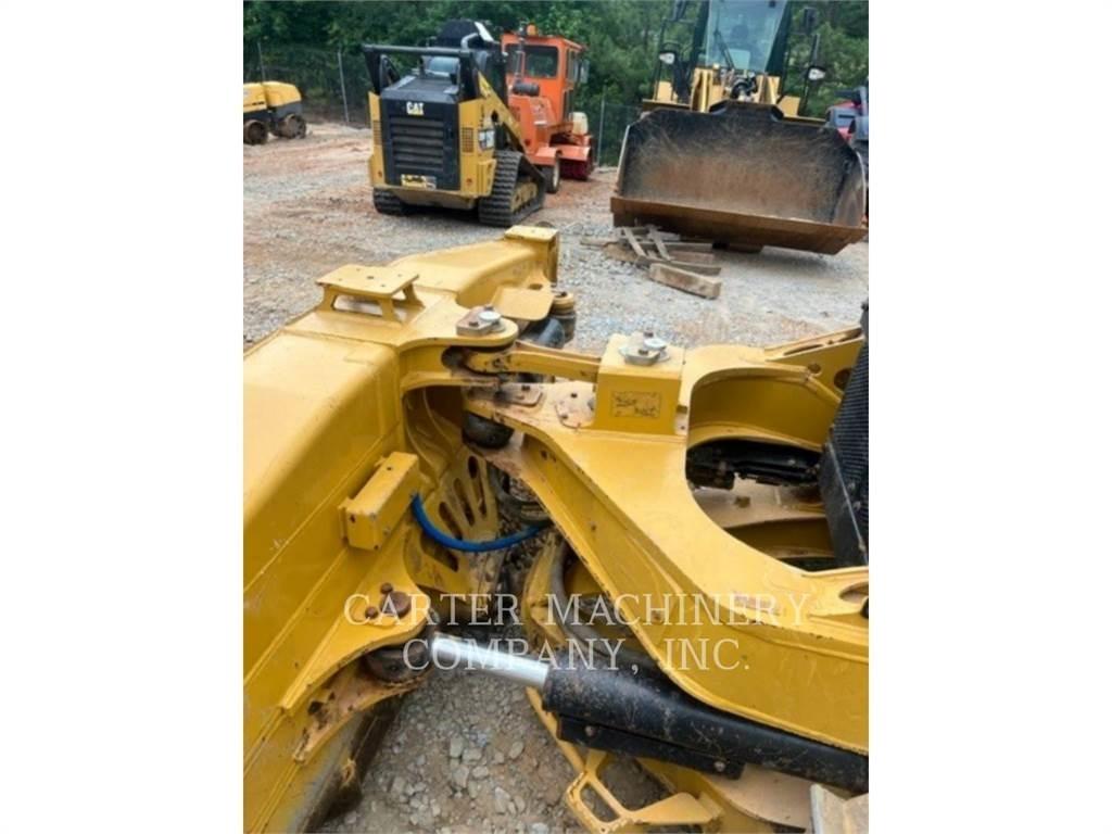CAT D6 履带式推土机