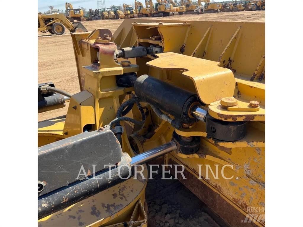 CAT D6N LGP 履带式推土机