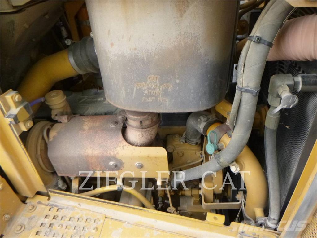 CAT D6T 履带式推土机