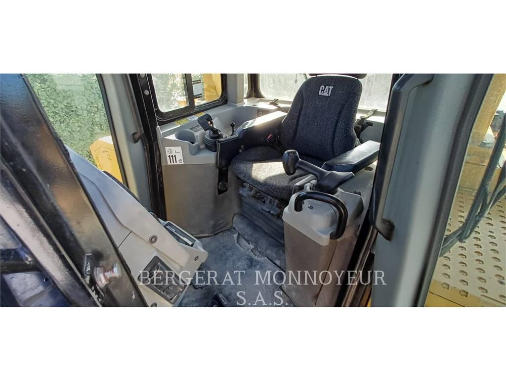 CAT D6T3B XW 履带式推土机