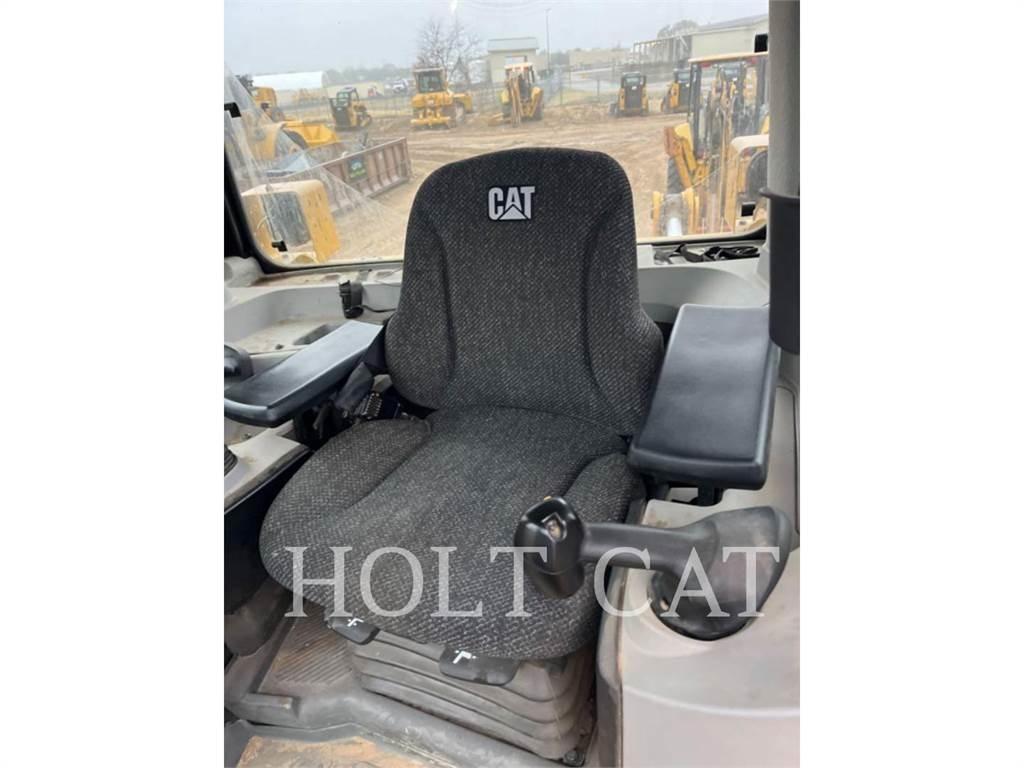 CAT D8 履带式推土机