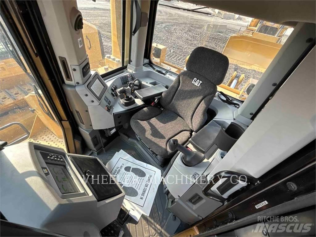 CAT D8 SU 履带式推土机