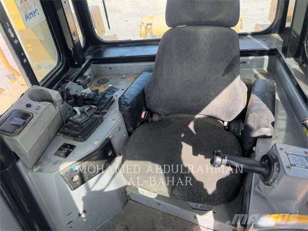 CAT D8RLRC 履带式推土机