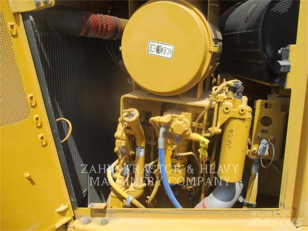 CAT D8T 履带式推土机