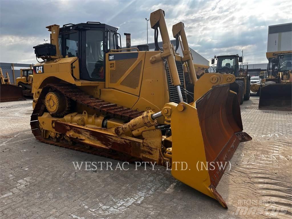CAT D8T 履带式推土机