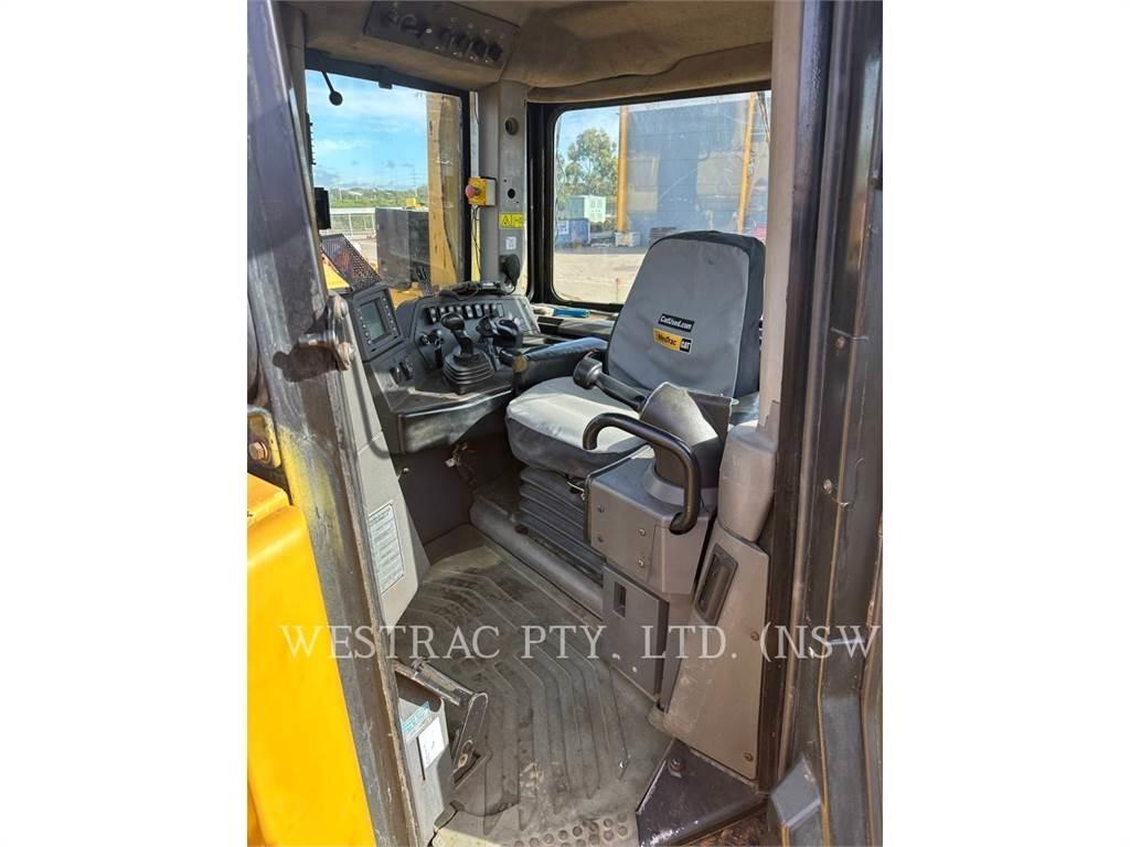 CAT D8T 履带式推土机