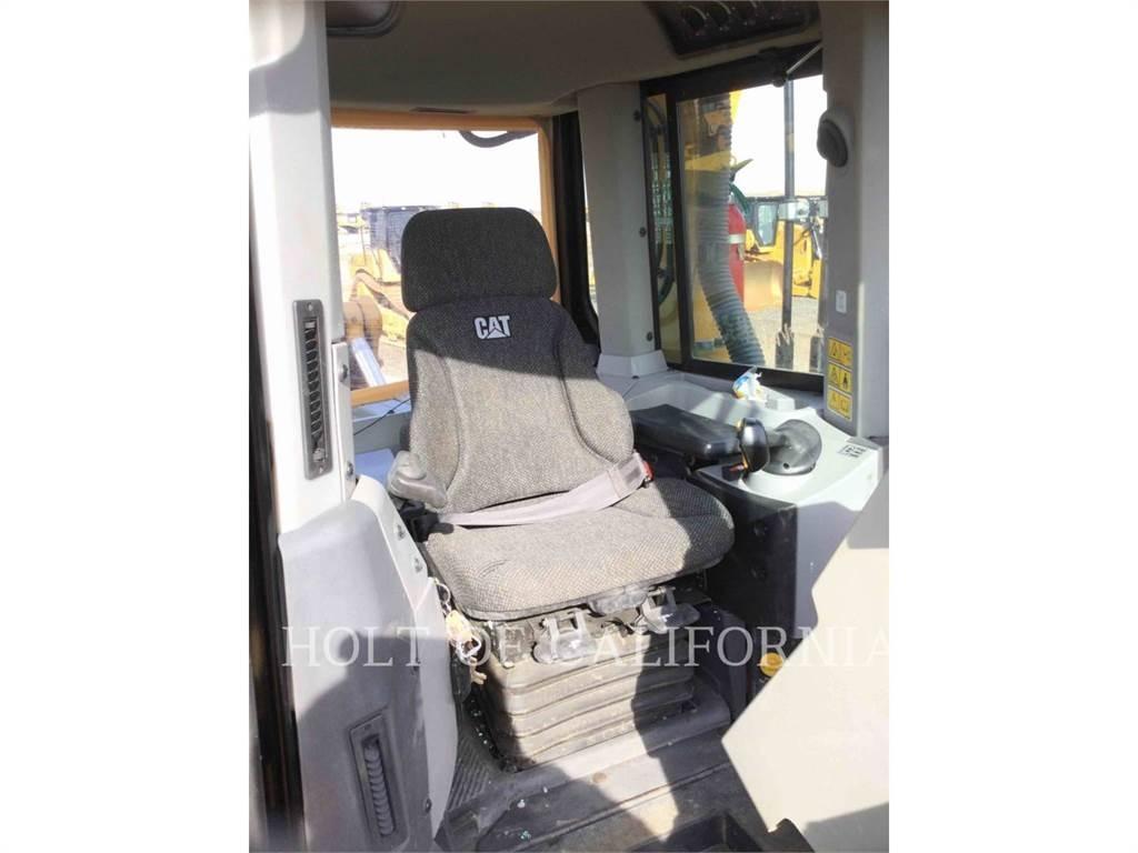 CAT D8T 履带式推土机