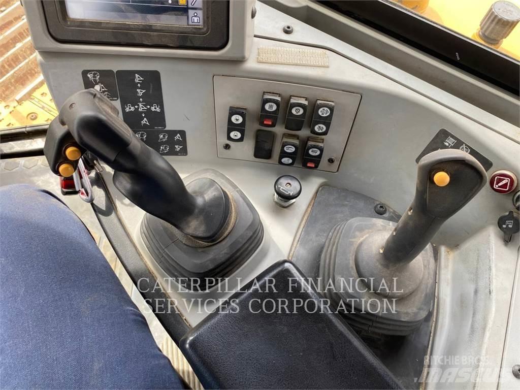 CAT D8T 履带式推土机