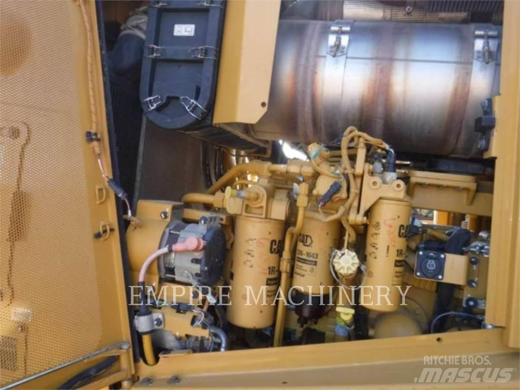 CAT D8T 履带式推土机
