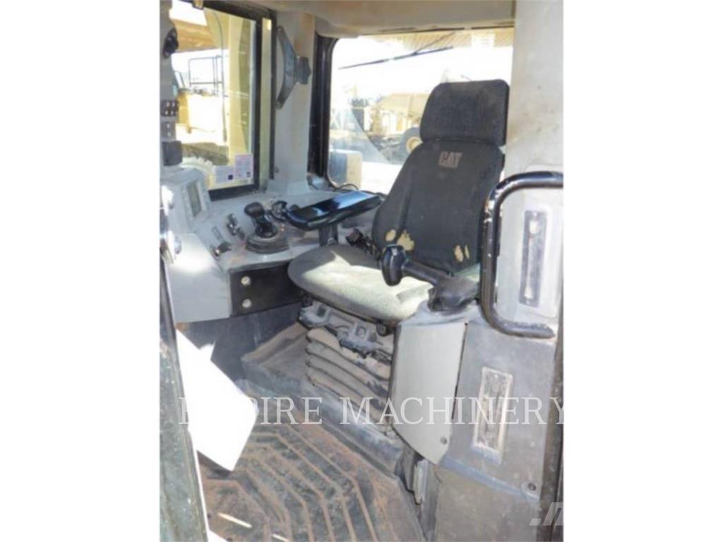 CAT D8T 履带式推土机
