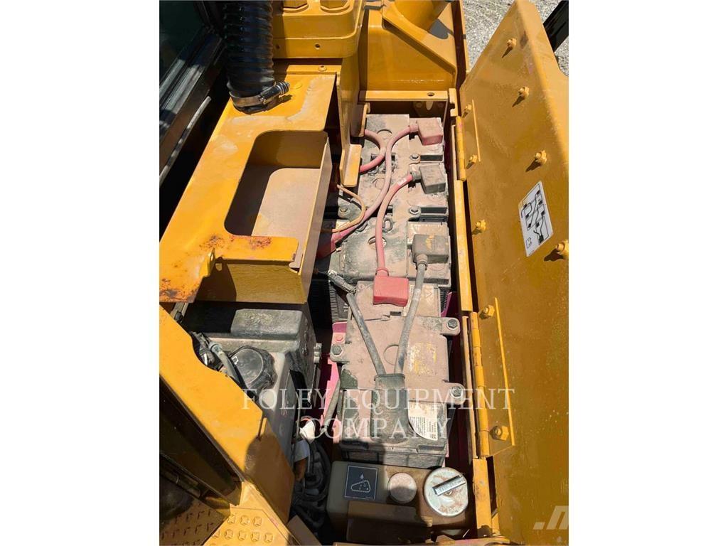 CAT D8T 履带式推土机