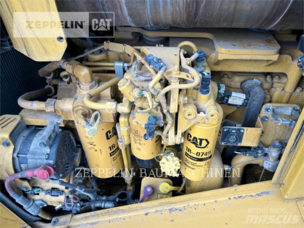 CAT D8T 履带式推土机