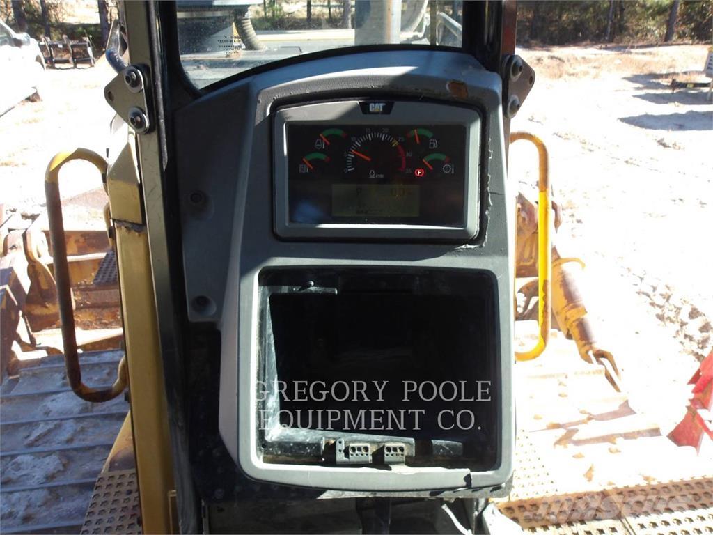 CAT D8T 履带式推土机