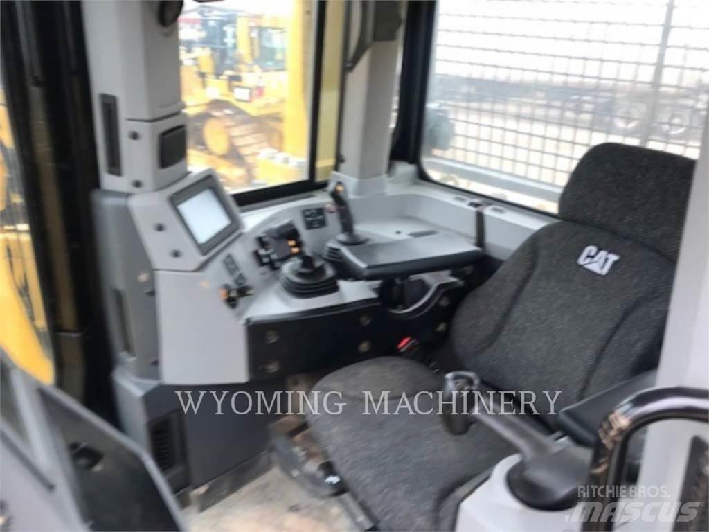 CAT D8T 履带式推土机