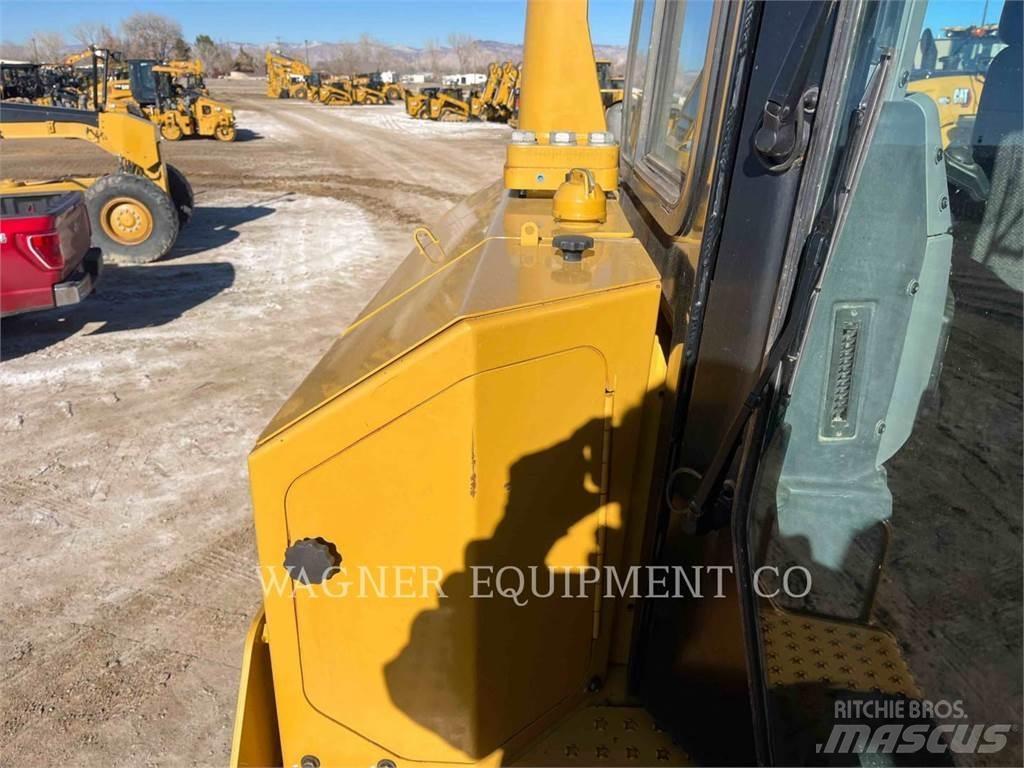 CAT D8T 履带式推土机