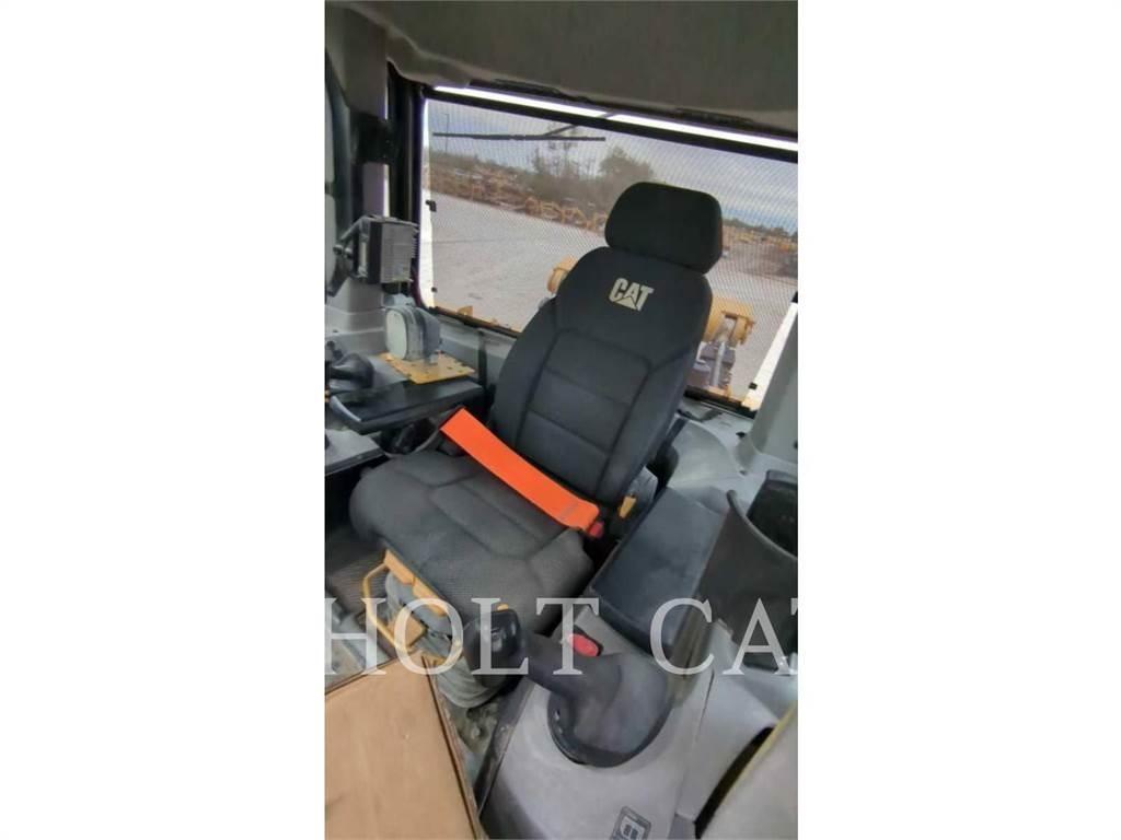 CAT D9 履带式推土机