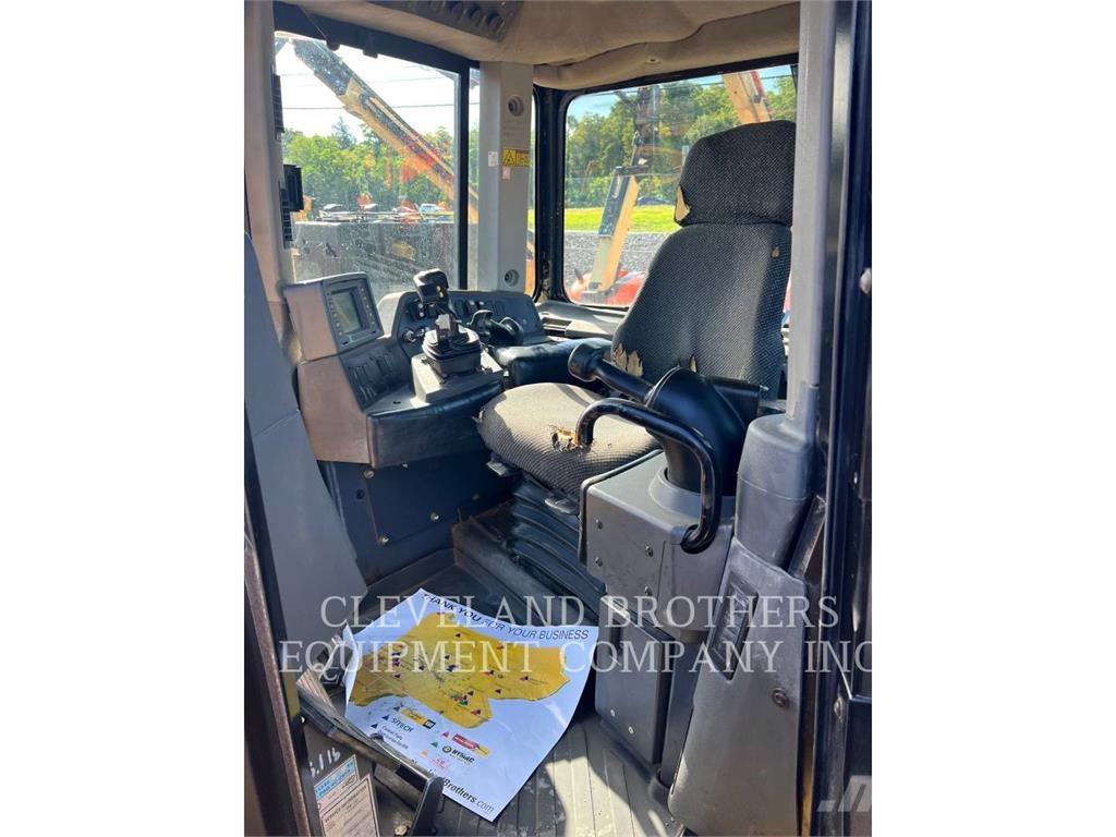 CAT D9T 履带式推土机