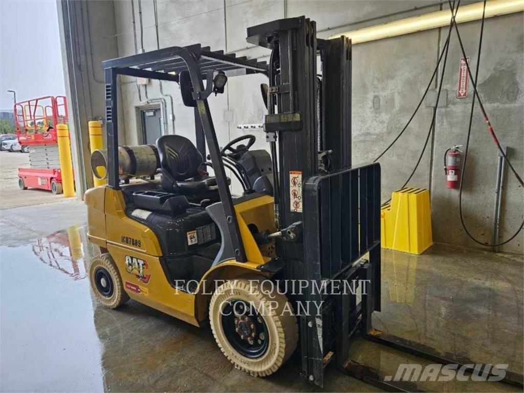 CAT GP25N 组装挖掘机