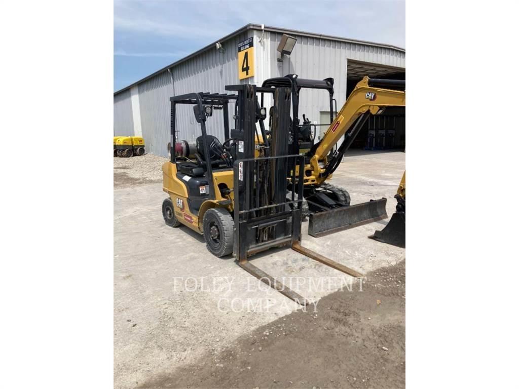 CAT GP25N 组装挖掘机