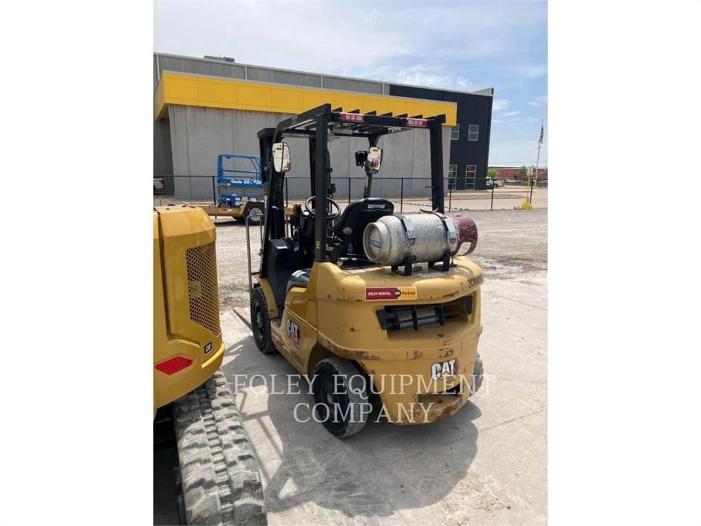CAT GP25N 组装挖掘机