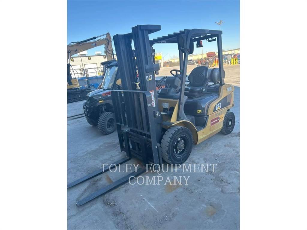 CAT GP25N 组装挖掘机