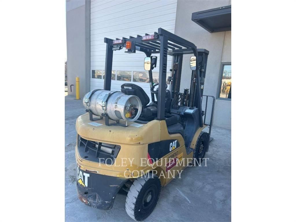 CAT GP25N 组装挖掘机