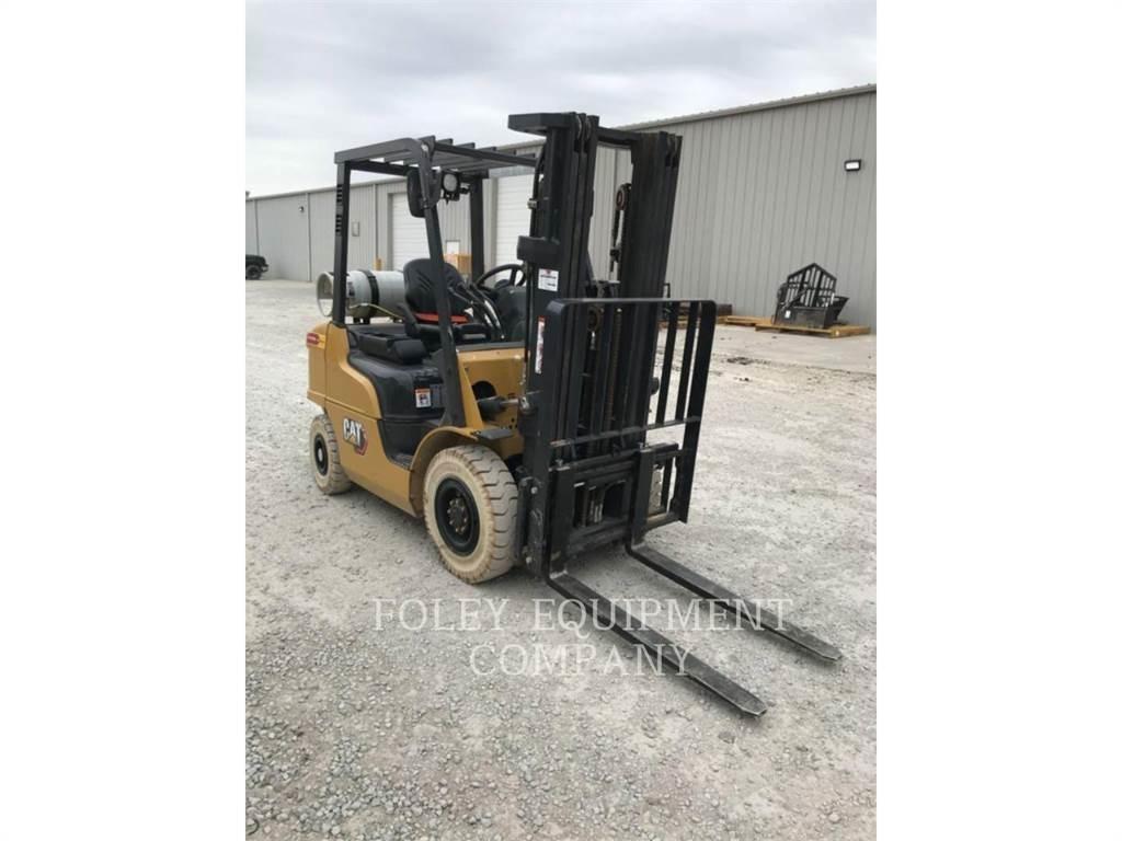 CAT GP25N 组装挖掘机