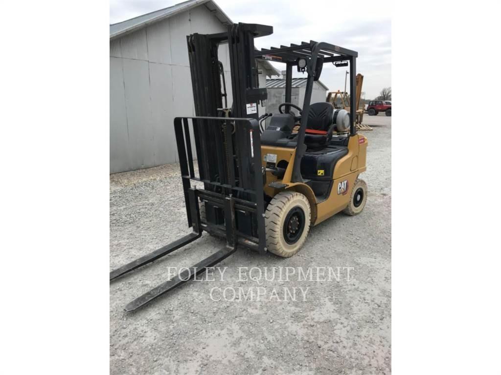 CAT GP25N 组装挖掘机