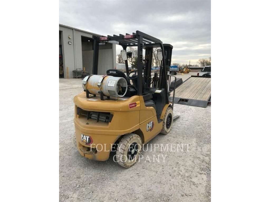 CAT GP25N 组装挖掘机