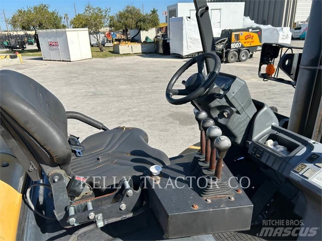 CAT LIFT TRUCKS DP100 柴油叉车