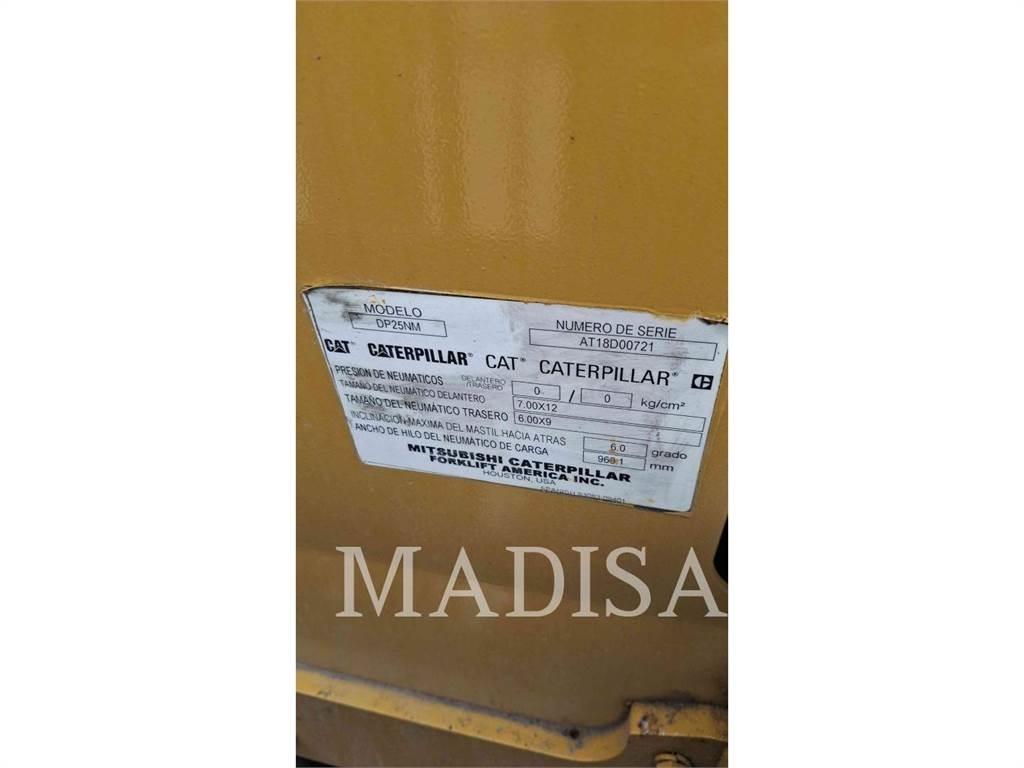 CAT LIFT TRUCKS DP25NM5 柴油叉车