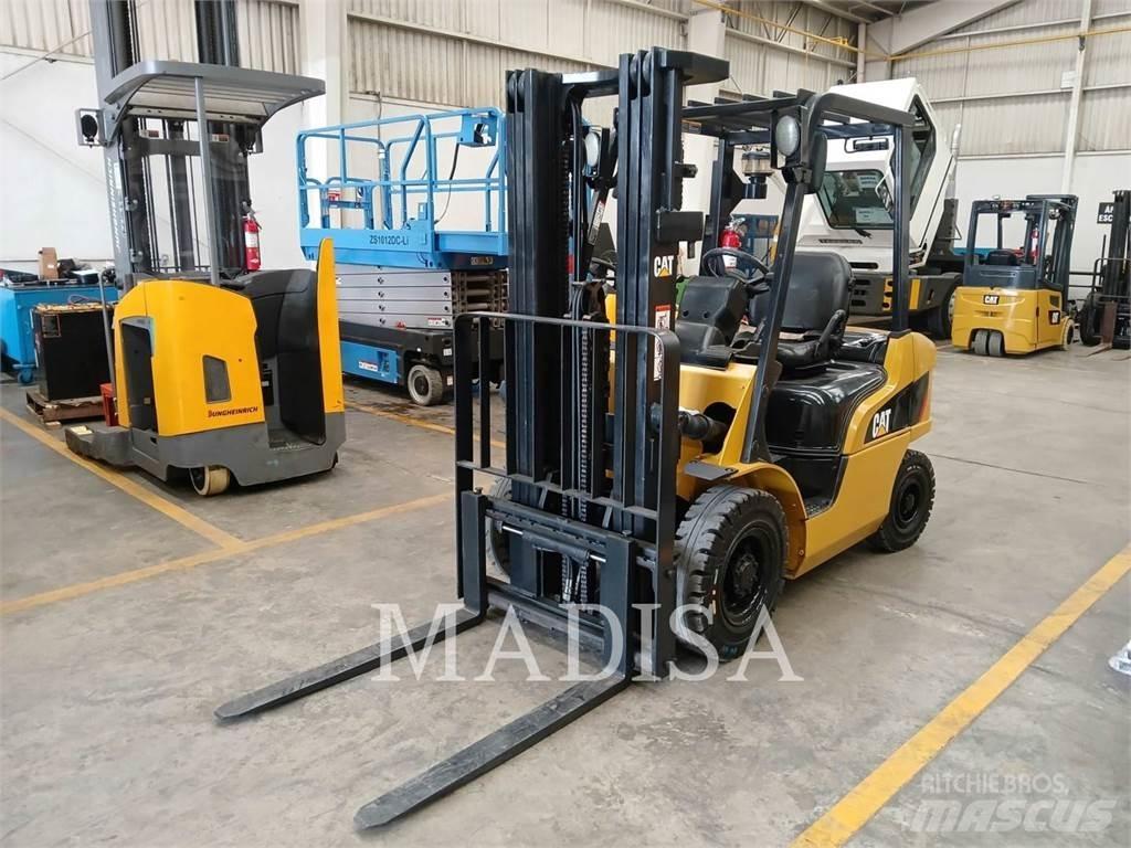 CAT LIFT TRUCKS DP25NM5 其他叉车