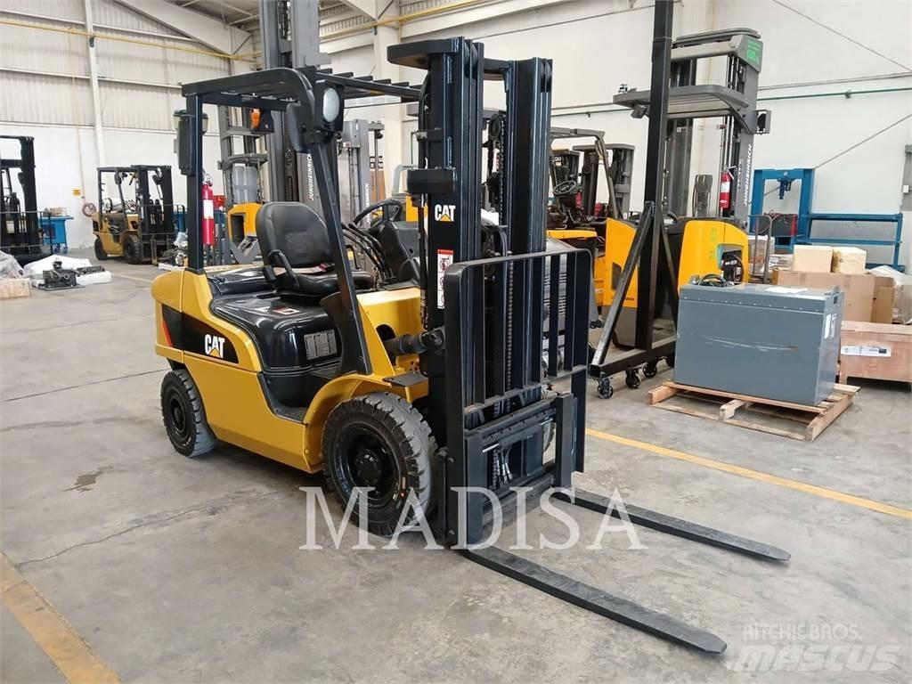 CAT LIFT TRUCKS DP25NM5 其他叉车