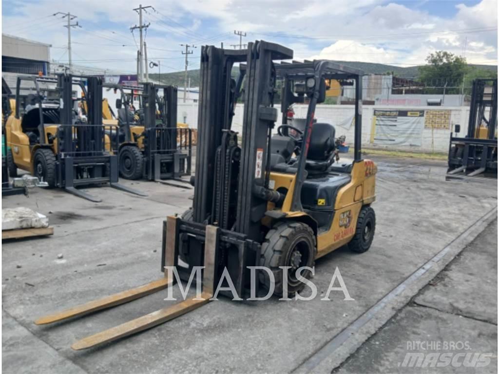 CAT LIFT TRUCKS DP30NM 柴油叉车