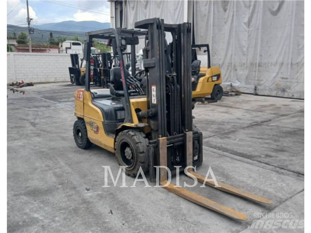 CAT LIFT TRUCKS DP30NM 柴油叉车