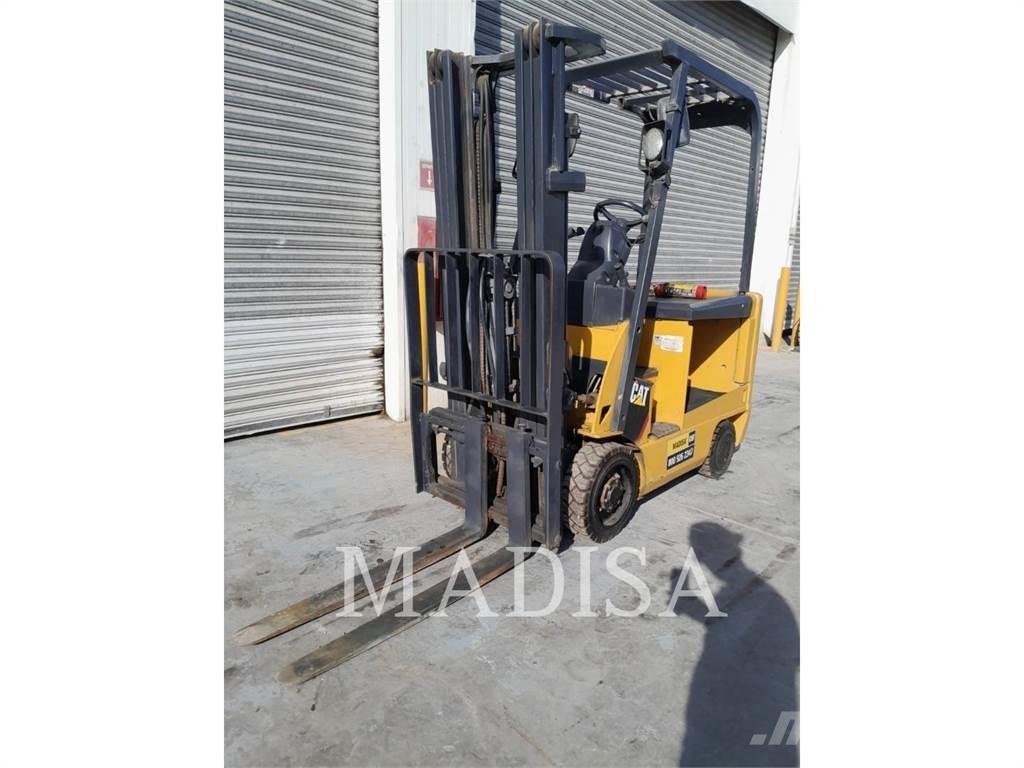 CAT LIFT TRUCKS E3500-AC 其他叉车