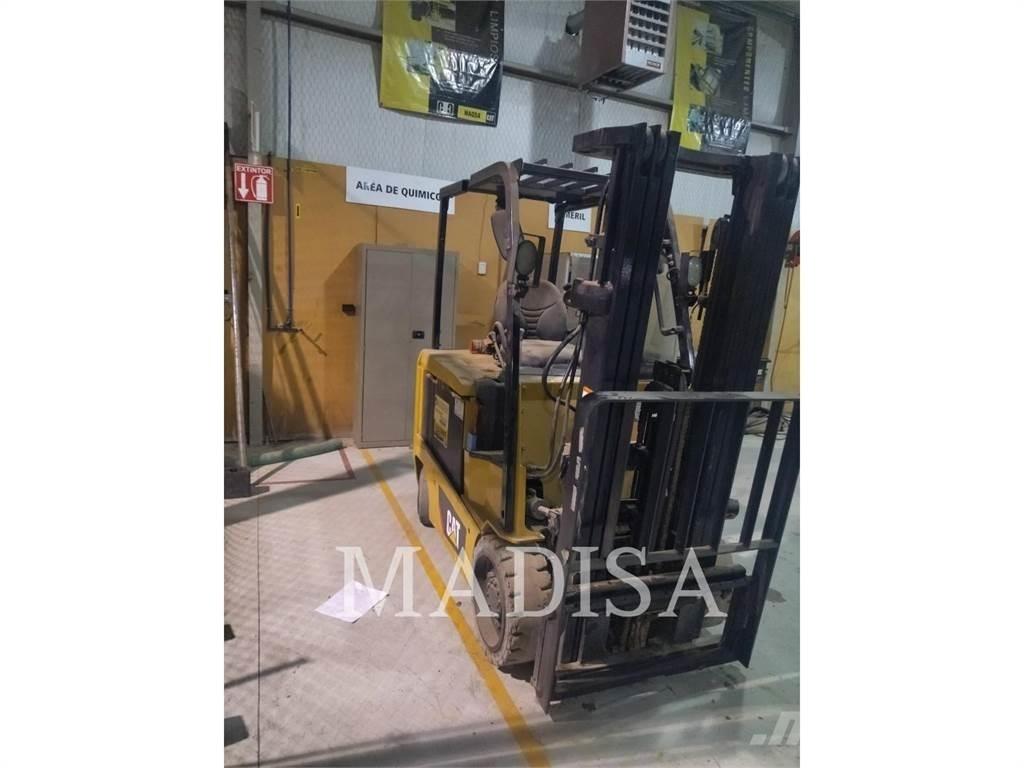CAT LIFT TRUCKS EC25LN2 其他叉车