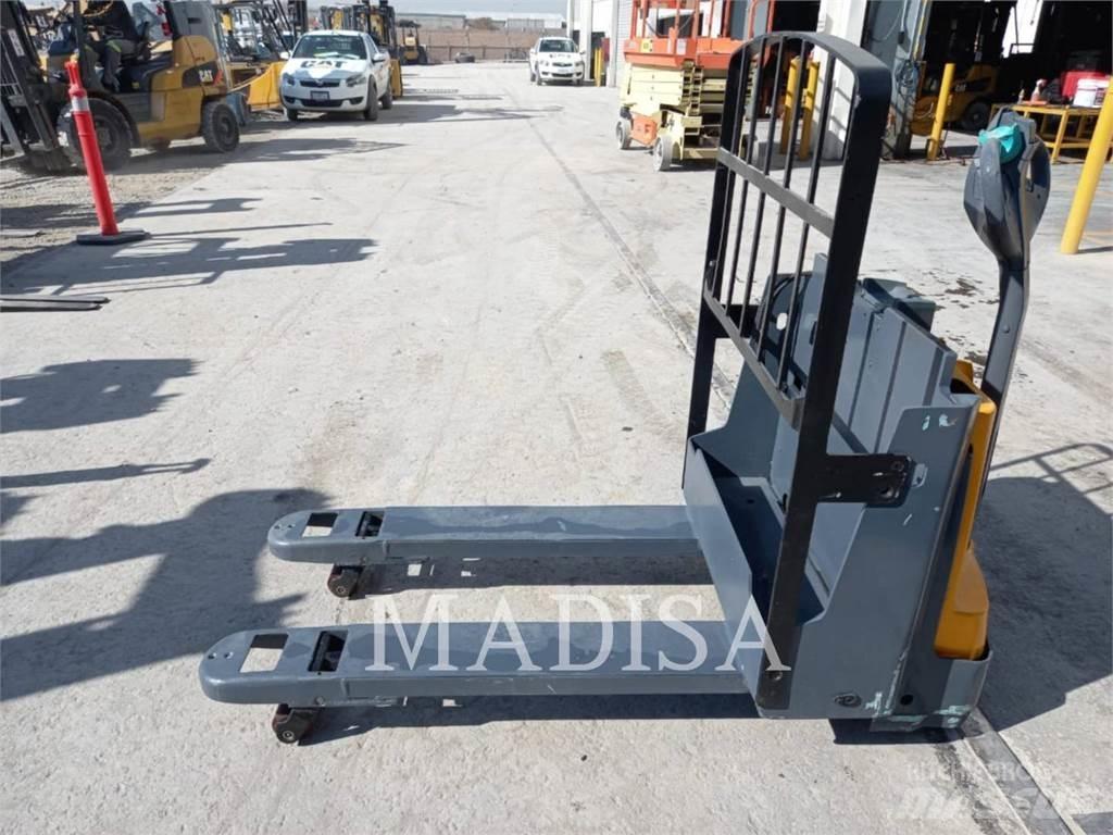 CAT LIFT TRUCKS EJE120E 其他叉车